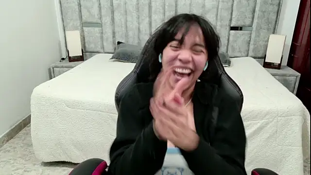 laureentt_ Chat XXX in diretta