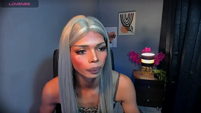 Show Webcam de xEllaineCumsLotx