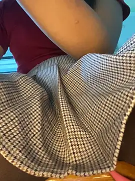 Pokazy przed kamerką – hello_mie