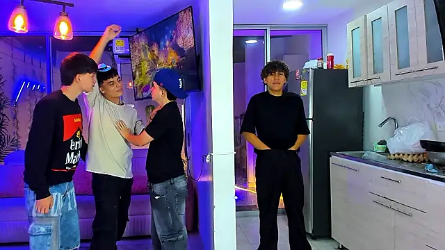 Онлайн чат XXX Houseofwarrios