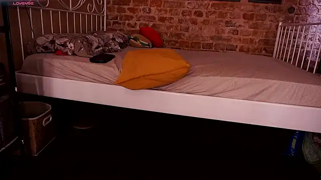 ass_gives' Live XXX Chat