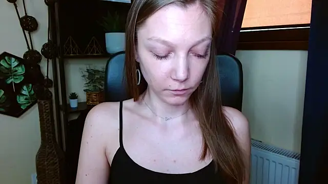 EmillyPlay Chat XXX in diretta