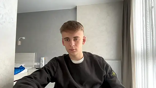 Show modela SoloFury na web-kameri