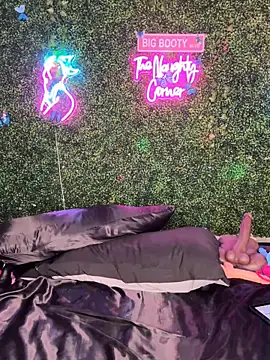 RenaThickAss: вебкам- шоу