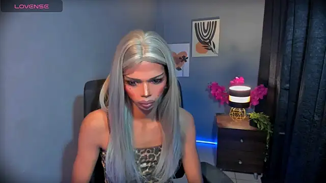 xEllaineCumsLotx Webcam Show