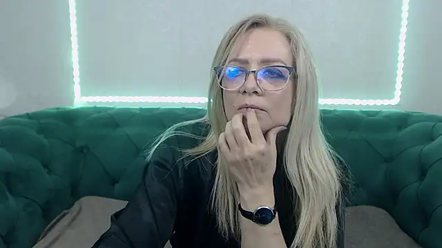 Chat XXX en directo de IvanaCharm