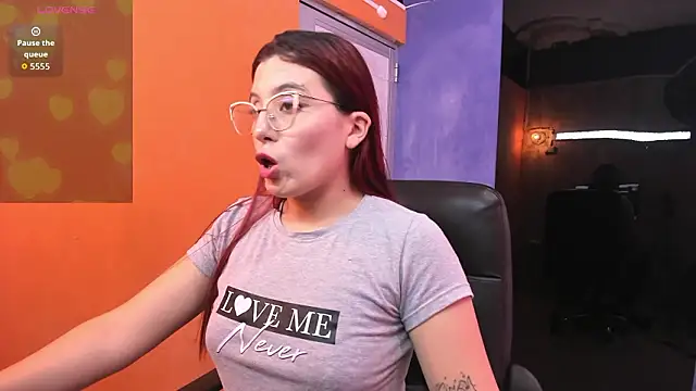 allison_mc Adlı Modelin Canlı XXX Sohbeti