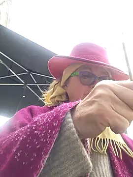 Hot-Muci Live XXX Chat