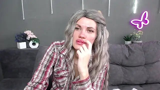 MilaLoona 现场XXX聊天