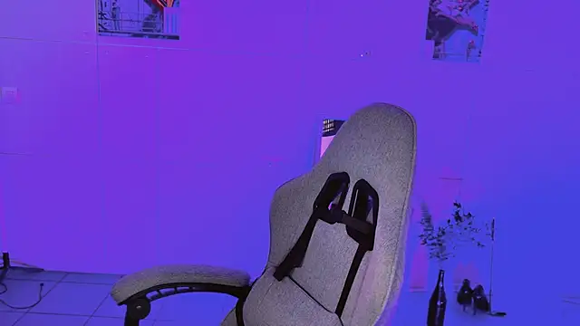 Yoka_paradoXXX élő XXX-chatje