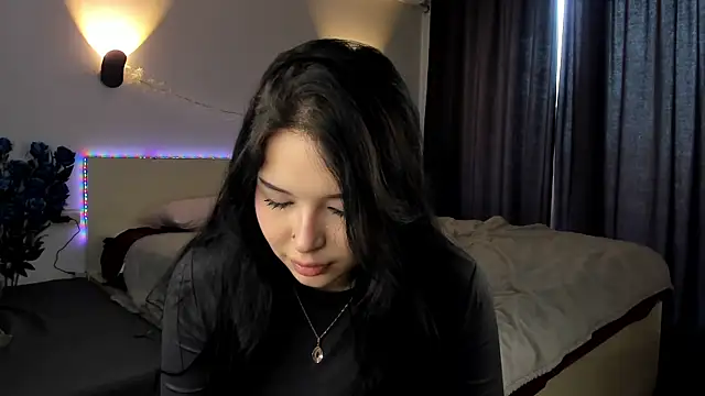 m1sss1nful élő XXX-chatje