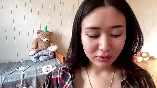 YourMiIa's Live XXX Chat