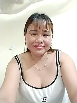 Moubie1 élő XXX-chatje