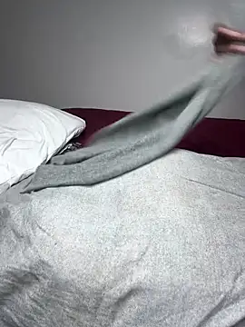 Hazel_slimthickk élő XXX-chatje