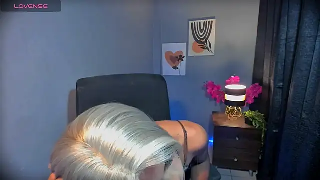 xEllaineCumsLotx: вебкам-шоу