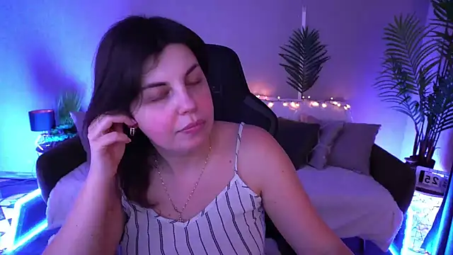 MirandaWong 现场XXX聊天