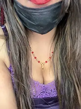 CUTI-NAINA Chat XXX in diretta