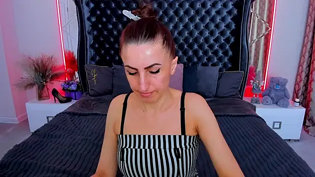 Rebecca_Diamond – Kamerová šou