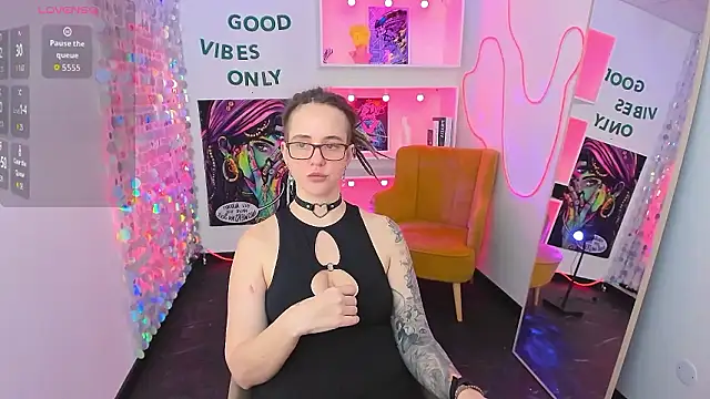 Chat XXX en directo de LisaFoxy_y