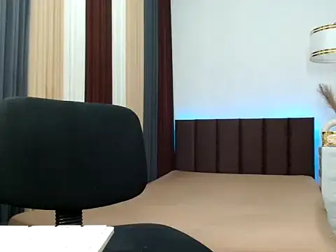 Pokazy przed kamerką – Belinda_Exploder69