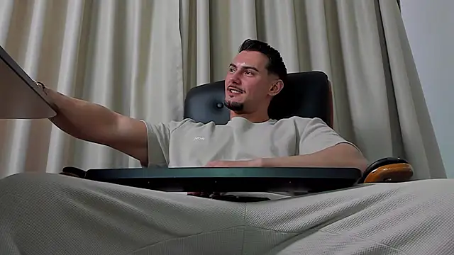 Chat XXX en directo de ClintMasters