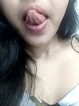 PUNAM456 লাইভ XXX চ্যাট