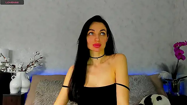 Tina_Mart Adlı Modelin Canlı XXX Sohbeti