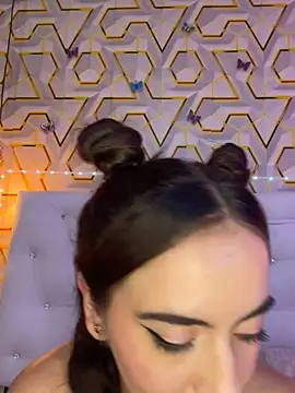 MelanyyJhonson15's Live XXX Chat