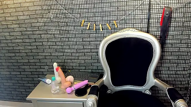 hillary_bigbutt Live XXX Chat