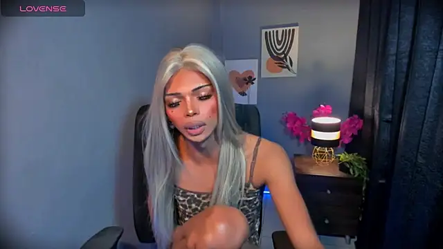 xEllaineCumsLotx 在線直播表演