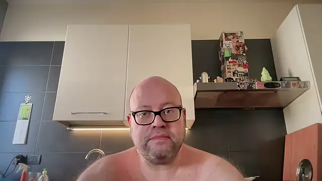 theitalianbear's Live XXX Chat