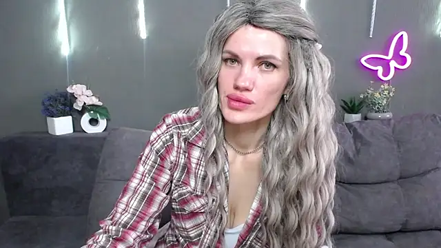 MilaLoona 即時 XXX 聊天