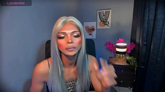 xEllaineCumsLotx 在線直播表演