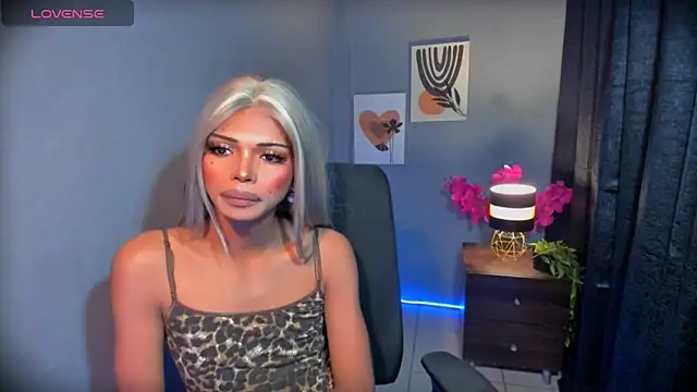 xEllaineCumsLotx Show Webcam