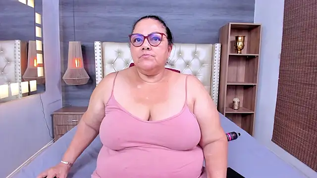 Chat +18 de mommy_cute ao vivo