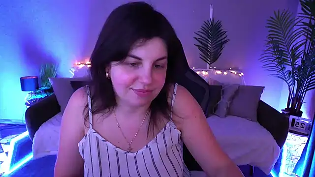 MirandaWong Adlı Modelin Canlı XXX Sohbeti