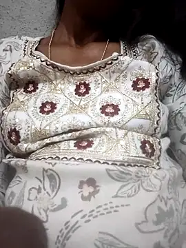 Gautami-telugu: διαδικτυακό σόου στην κάμερα