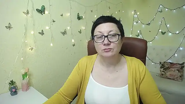 EmilyL0ve's Live XXX Chat