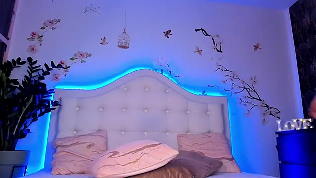 แชท XXX สดของ TinyBlair