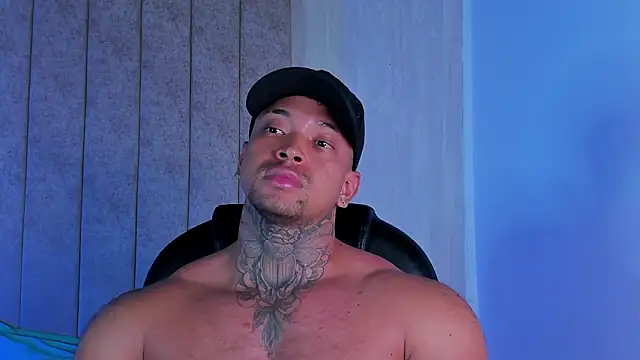 Stiven_collins Show in webcam