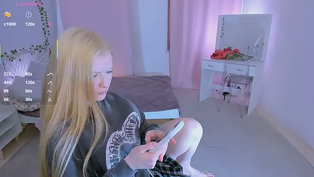 Laly_Peach Adlı Modelin Canlı XXX Sohbeti