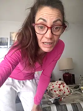 Eimikuro11 – Naživo XXX chat