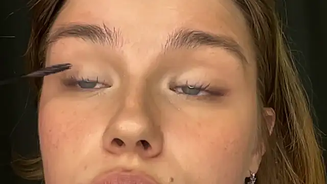 XXX chat uživo modela EarthaStinett