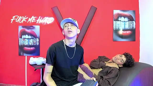 Онлайн чат XXX BOYS_PLAY