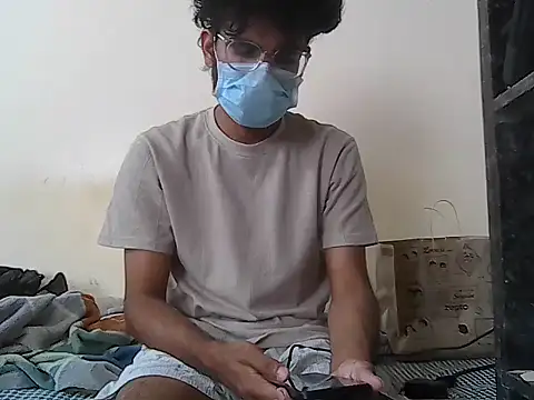 Madhu08fm Adlı Modelin Canlı XXX Sohbeti