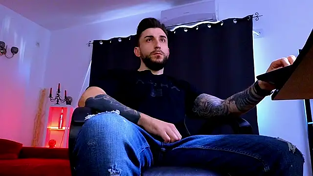 Chatroom XXX en direct de MightyAaron66