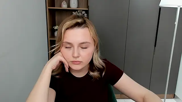 Вебкам-шоу LorriMonz