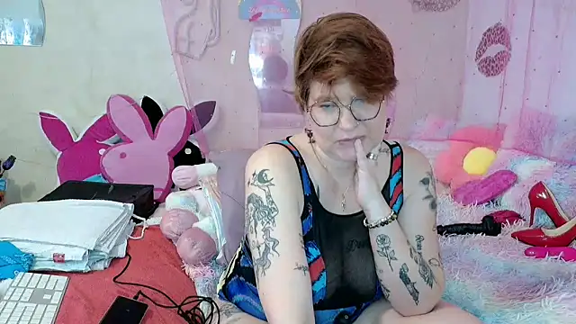 Sandrasexxyy élő XXX-chatje