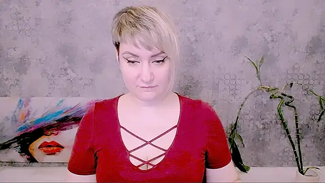 Djullia élő XXX-chatje