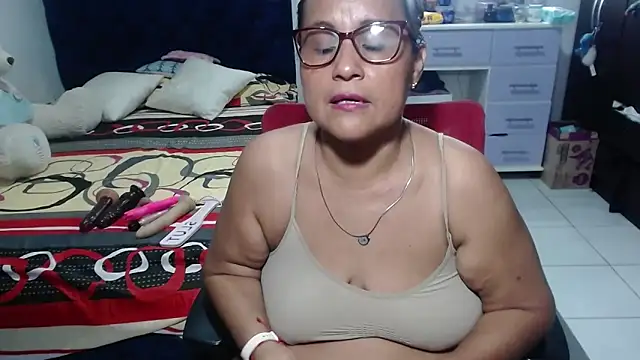 pervert_mommy_ Webcamshow